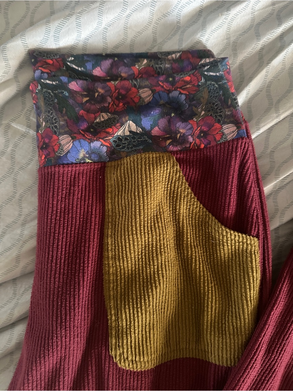 Youer chill pant size medium - Picture 2 of 4